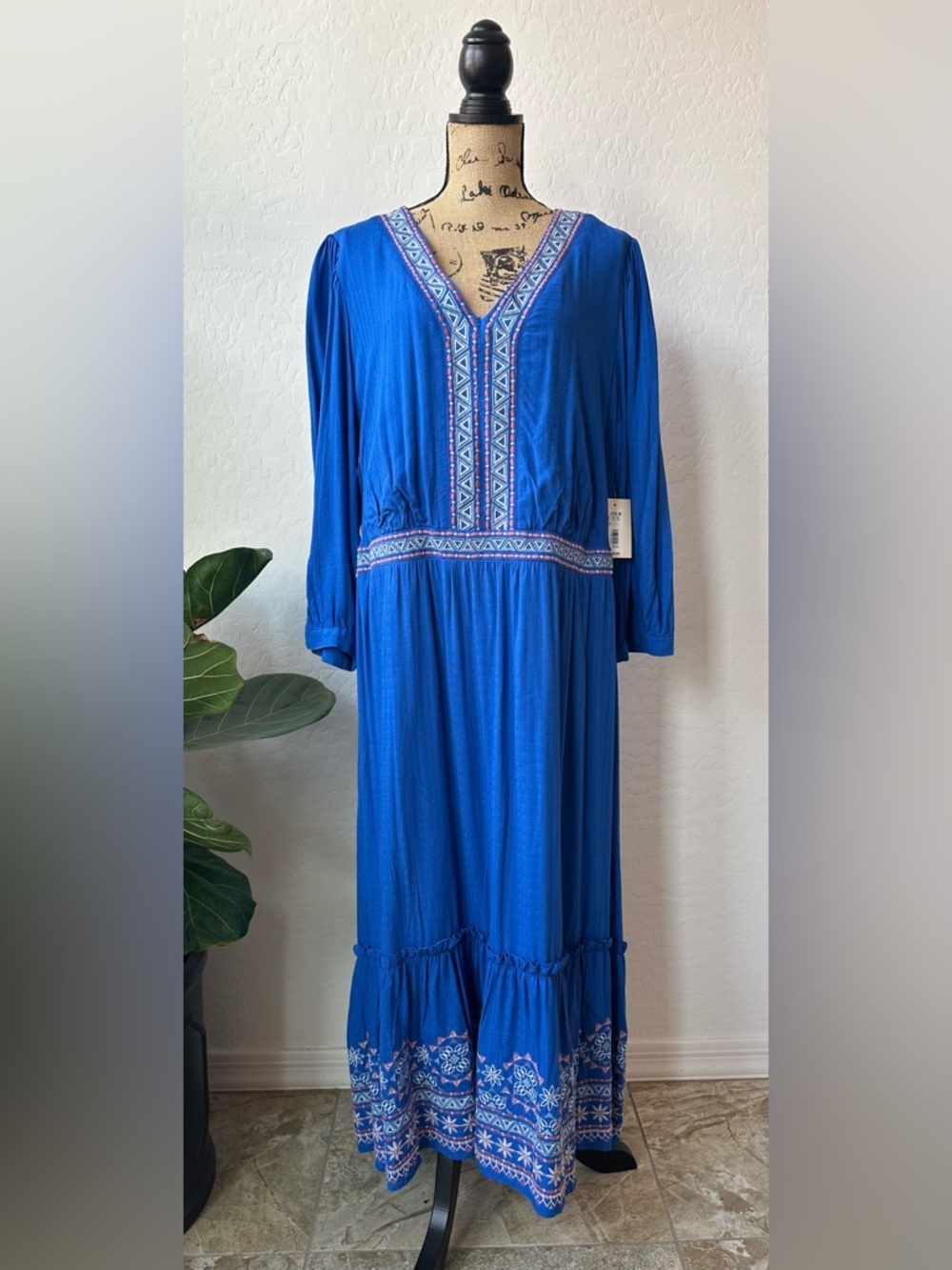 NWT Nurture Ocean Breeze Embroidered V Neck Maxi Dress Size 1X